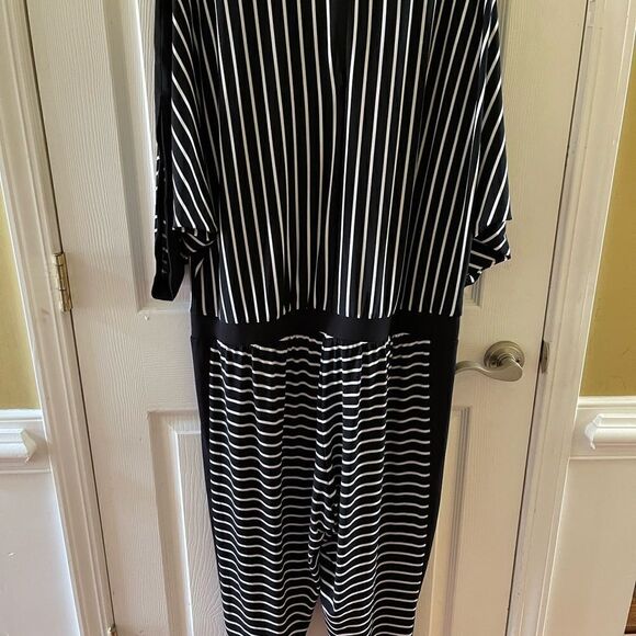 Plus Size Chicos Jumpsuit Black & White vertical stripes relax drop shoulder SZ3 - Picture 3 of 8